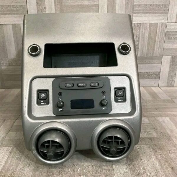2003 Hummer H2 Console, Front