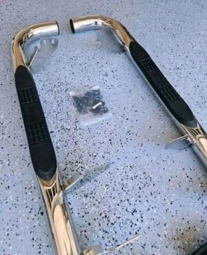 OEM Running board for Hummer H2 NEW. NEW OEM 2003-2009 Running board for Hummer H2 NEW never been used never been. Still in good condition you may message me if you're interested 