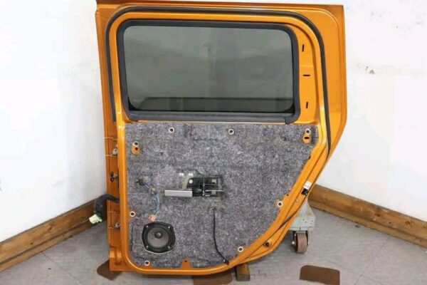 2, 
03-09 Hummer H2
Passenger right RH rear door shell (Fushion orange 55u)