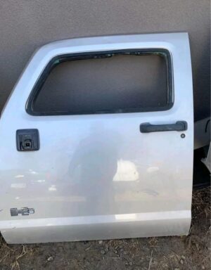 Hummer H3 Doors Tailgate Bumper Tail lights Console