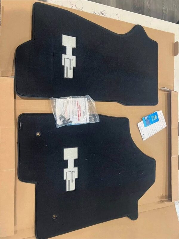 2003-2007 gm hummer H2 floor mats black w/H2
logo